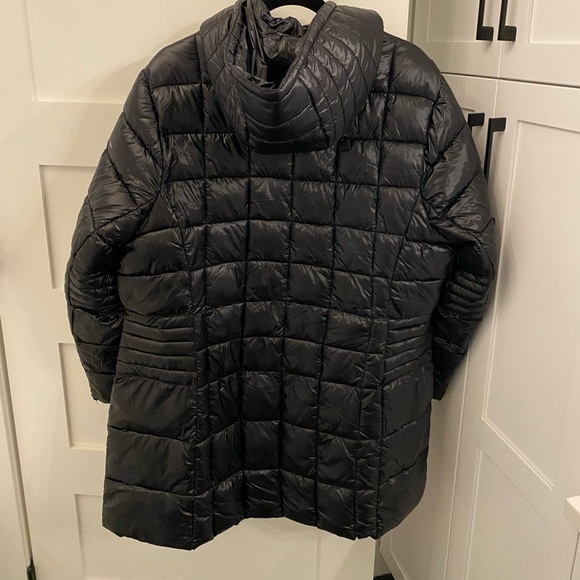 Black puffer jacket - Picture 2 of 6